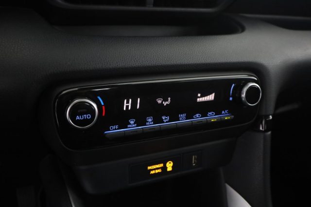 TOYOTA Yaris usata 13