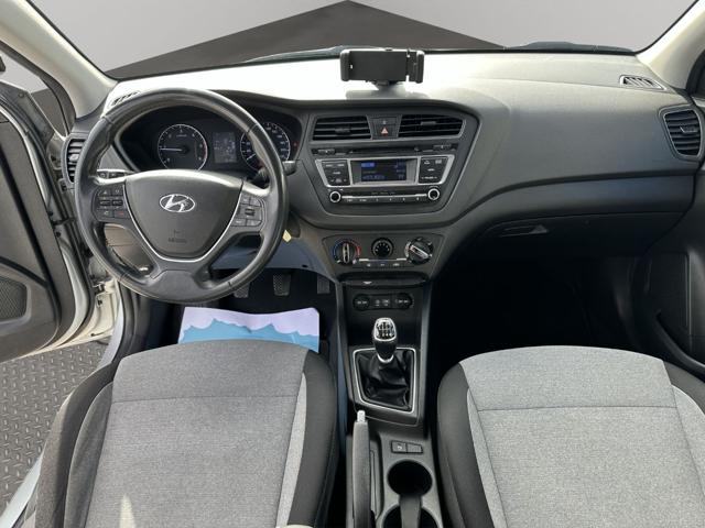 HYUNDAI i20 usata, con Climatizzatore