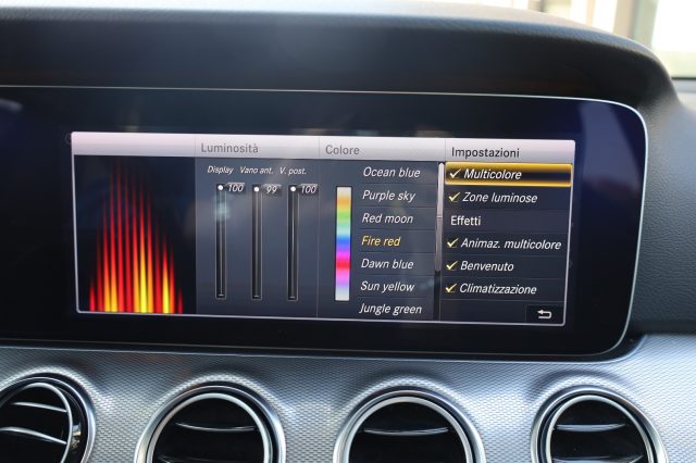 MERCEDES-BENZ E 220 usata, con MP3