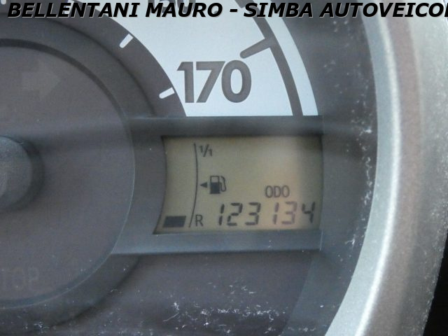 TOYOTA Aygo usata 12