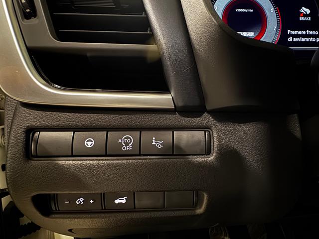 NISSAN Qashqai usata, con Fari Xenon