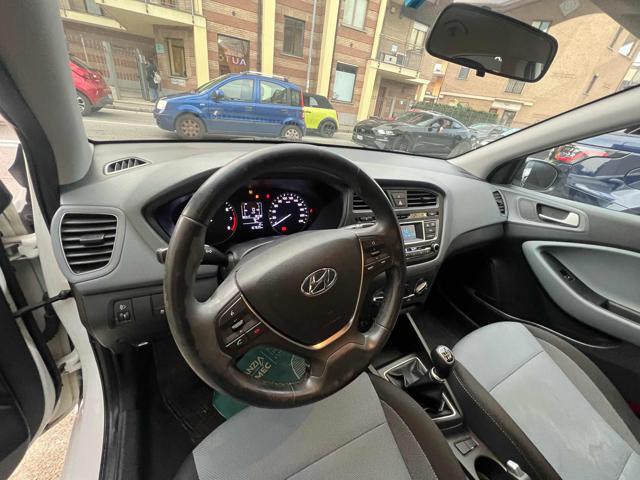 HYUNDAI i20 usata, con Climatizzatore