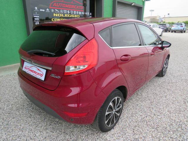 FORD Fiesta usata, con Autoradio