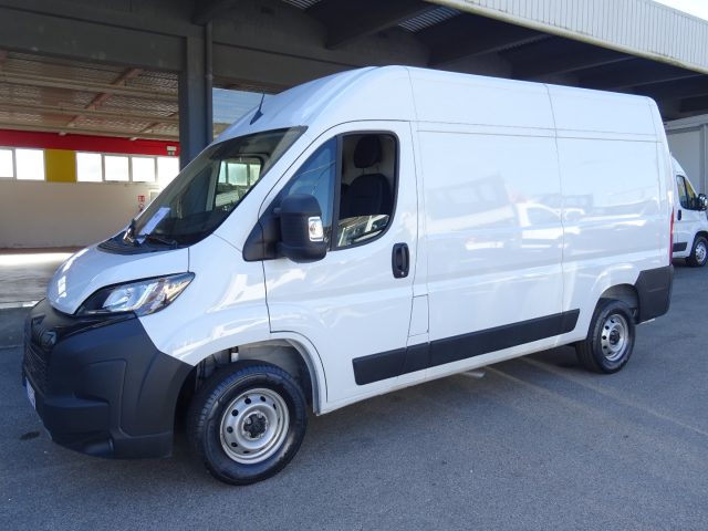 PEUGEOT Boxer usata, con Airbag