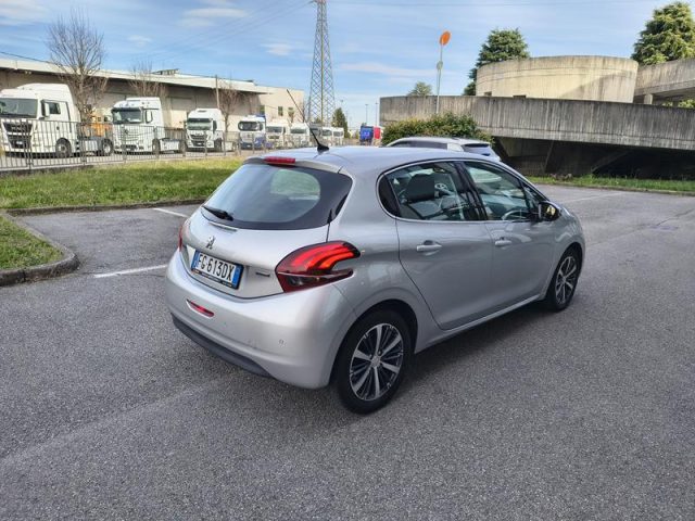 PEUGEOT 208 usata, con Alzacristalli elettrici