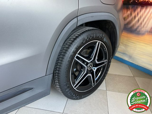 MERCEDES-BENZ GLA 180 usata, con Park Distance Control
