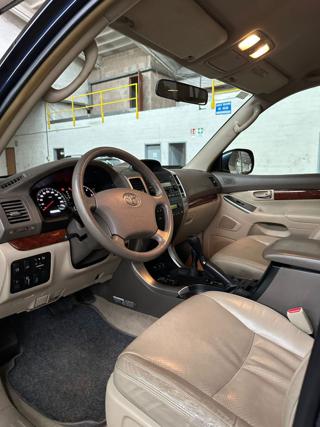 TOYOTA Land Cruiser usata, con Interni in pelle