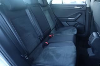 VOLKSWAGEN T-Roc usata, con Controllo automatico clima