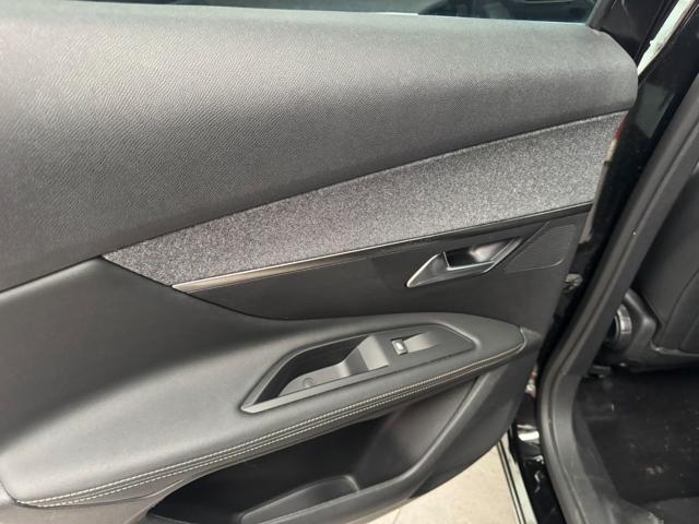 PEUGEOT 3008 usata, con Volante multifunzione