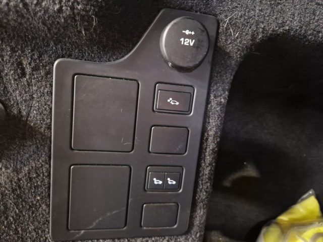 LAND ROVER Discovery usata, con Autoradio digitale