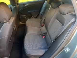 OPEL Astra usata, con Isofix