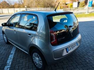 VOLKSWAGEN up! usata, con Autoradio