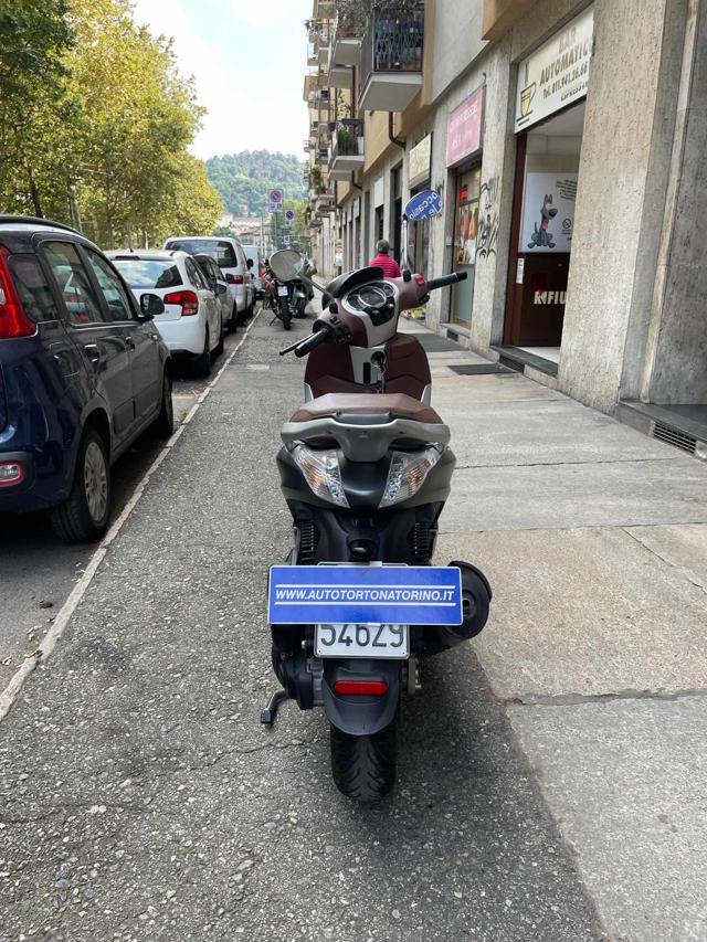 PIAGGIO Beverly 300 i.e. usata 3