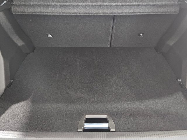 PEUGEOT 2008 usata, con Controllo automatico clima