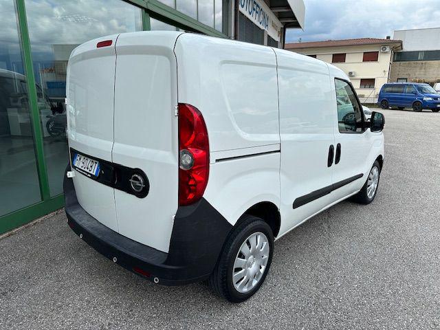 OPEL Combo usata, con Climatizzatore