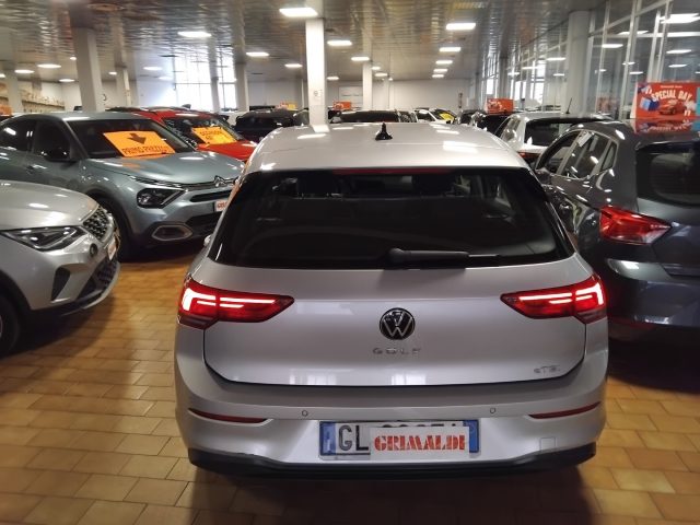 VOLKSWAGEN Golf usata, con Autoradio