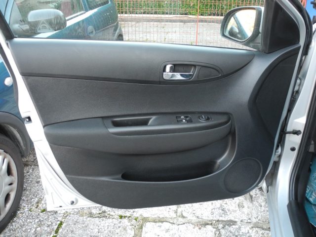 HYUNDAI i20 usata 36