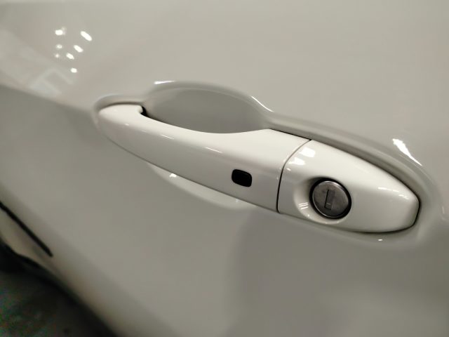 JEEP Compass usata, con Autoradio digitale