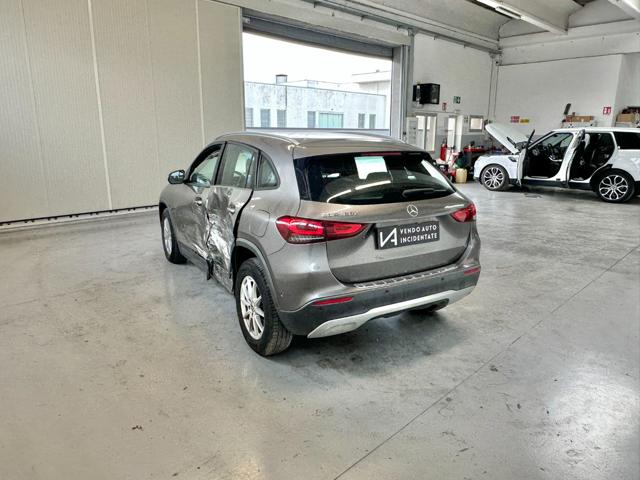 MERCEDES-BENZ GLA 180 usata, con Alzacristalli elettrici