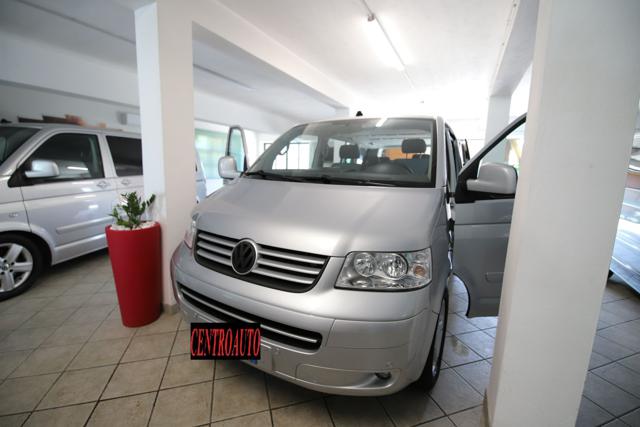 VOLKSWAGEN Multivan usata, con Sensori di parcheggio anteriori