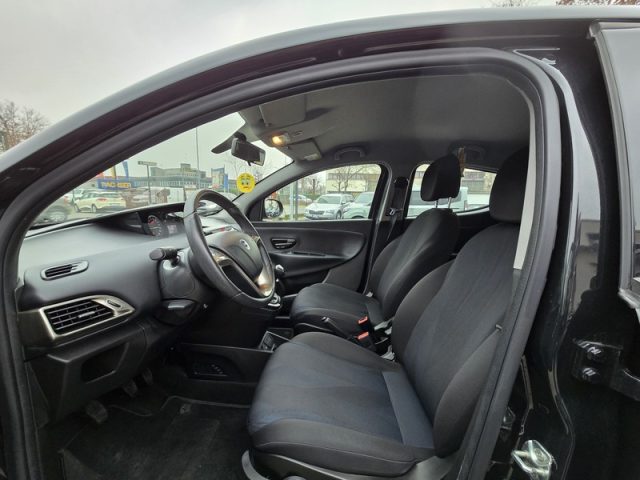 LANCIA Ypsilon usata, con Autoradio