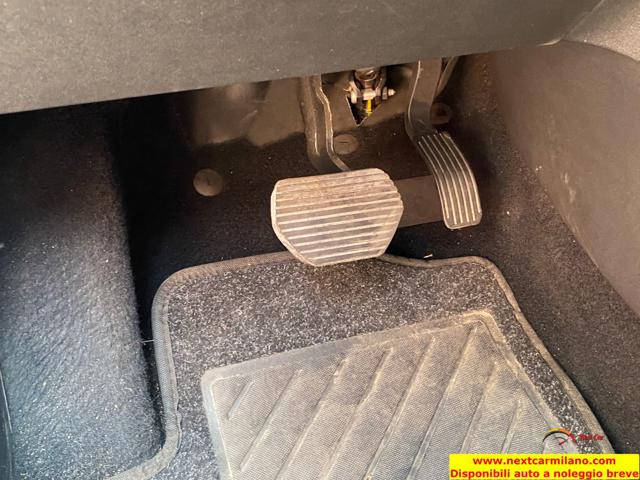 PEUGEOT 2008 usata, con Airbag testa