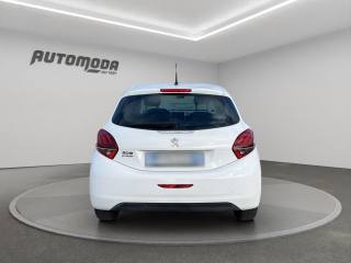 PEUGEOT 208 usata, con Autoradio