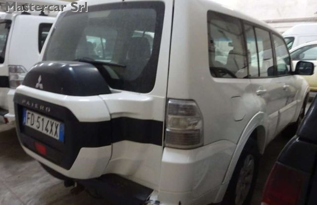 MITSUBISHI Pajero usata, con Autoradio