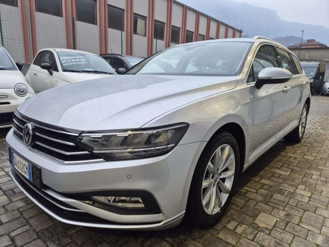 VOLKSWAGEN Passat Variant usata, con Airbag