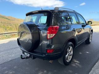 TOYOTA RAV 4 usata, con Cerchi in lega