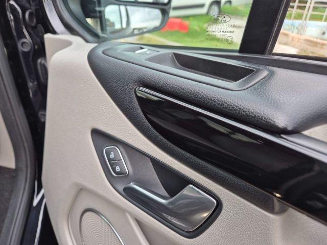 FORD Tourneo Custom usata, con MP3
