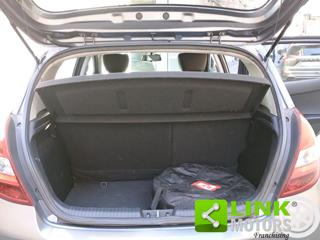HYUNDAI i20 usata, con Specchietti laterali elettrici