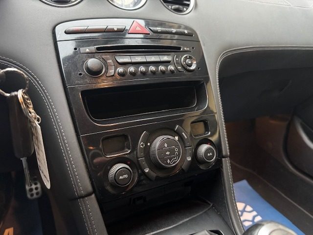 PEUGEOT RCZ usata, con Controllo automatico clima