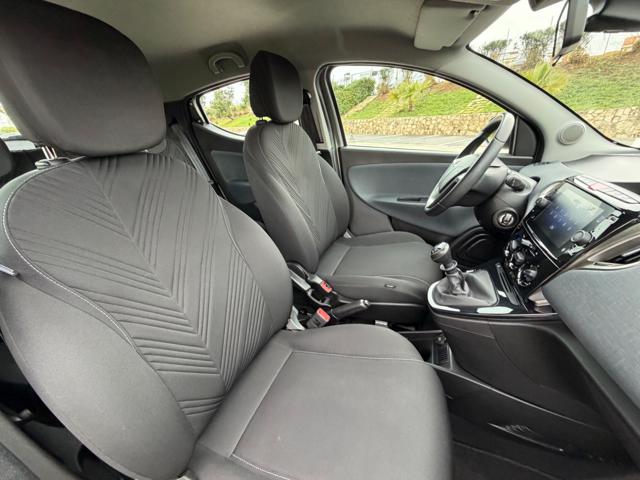 LANCIA Ypsilon usata, con USB