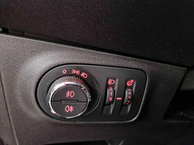 OPEL Corsa usata, con Volante in pelle