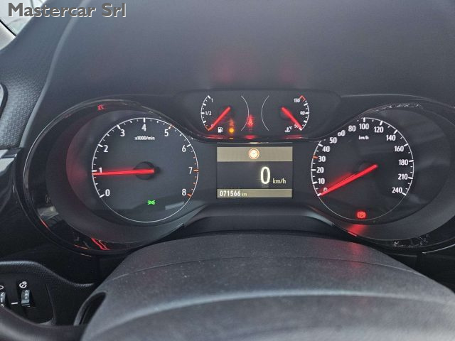 OPEL Corsa usata, con USB