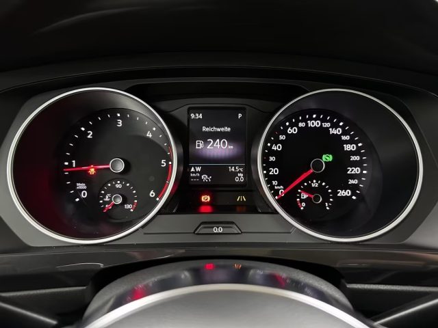 VOLKSWAGEN Tiguan usata, con Park Distance Control