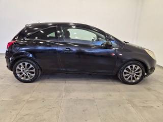 OPEL Corsa usata, con Autoradio