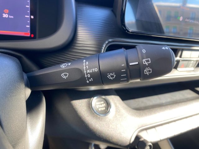 JEEP Avenger usata, con USB