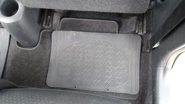 TOYOTA Yaris usata 76