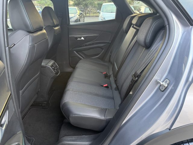 PEUGEOT 3008 usata, con USB
