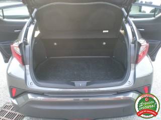 TOYOTA C-HR usata, con Sistema di navigazione