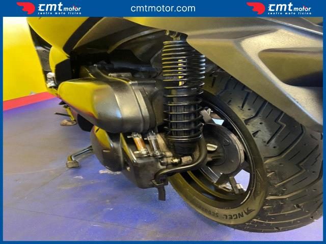 YAMAHA X-Max 250 usata 12