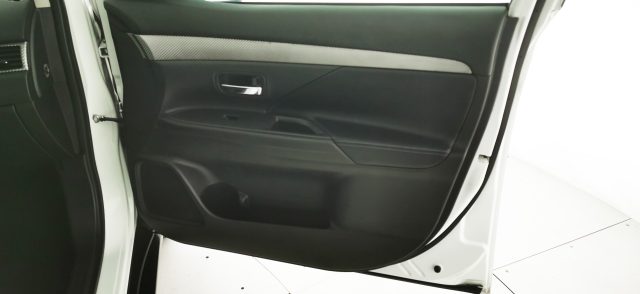 MITSUBISHI Outlander usata, con Bracciolo