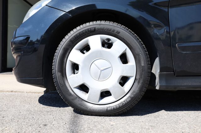 MERCEDES-BENZ B 180 usata 70