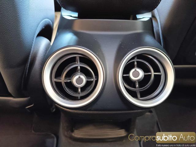 ALFA ROMEO Stelvio usata, con Regolazione elettrica sedili