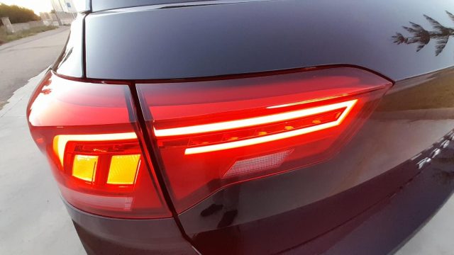 VOLKSWAGEN T-Roc usata, con Volante in pelle