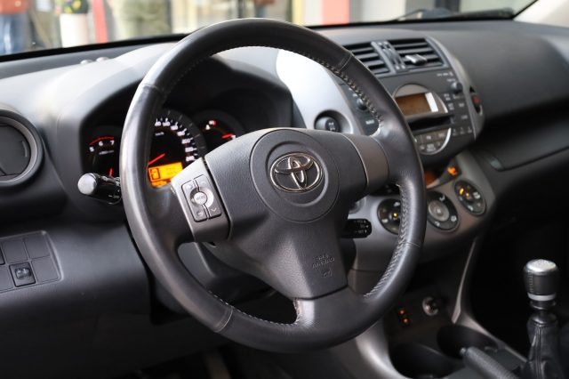 TOYOTA RAV 4 usata, con Sedili sportivi