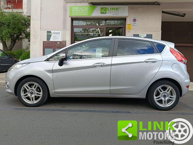 FORD Fiesta usata, con USB