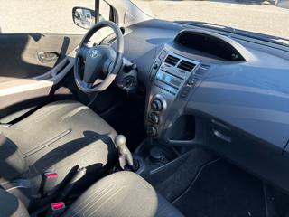 TOYOTA Yaris usata, con Lettore CD